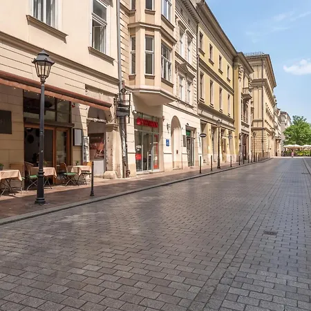 Heart Of Cracow Cosy By Bookinghost Krasków